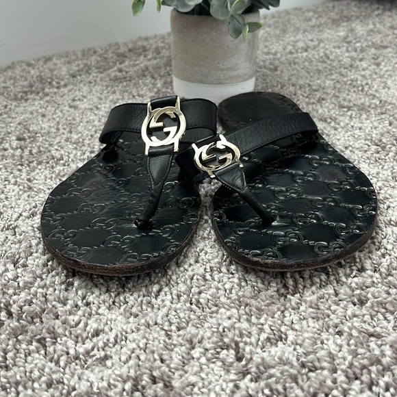 Gucci GG Thong Sandals - Picture 4 of 8